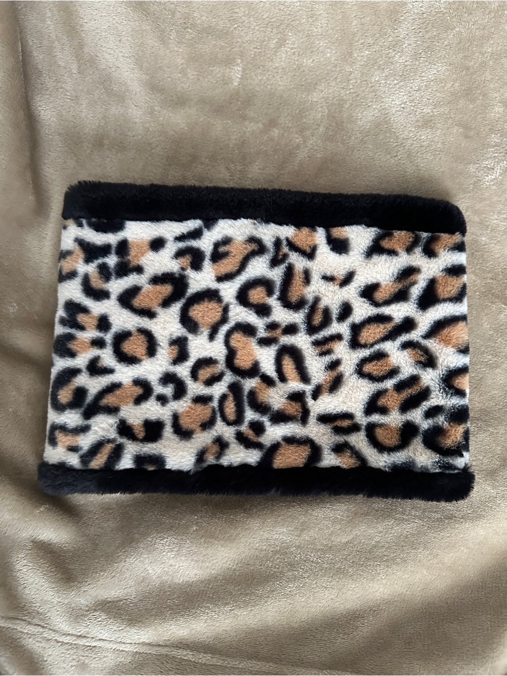 Zara Kids Leopard Print Faux Fur Neck Warmer in Black, Tan, Cream